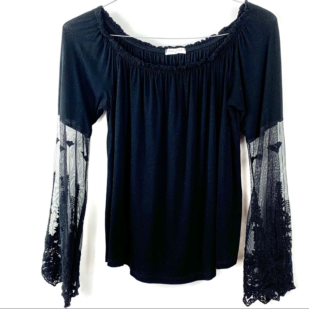 Soul‎ Cake Black Ruffled Lace Top